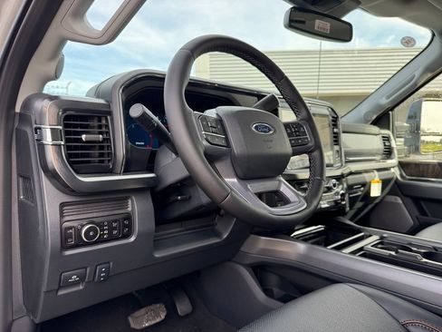 New 2026 Ford F250 Lariat w/ Black Appearance Package image 34