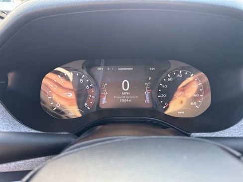 Used 2023 Jeep Compass Latitude AWD/4WD image 16