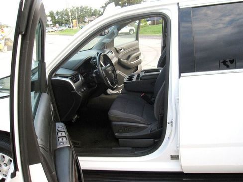 Used 2018 Chevrolet Suburban LS AWD/4WD image 18