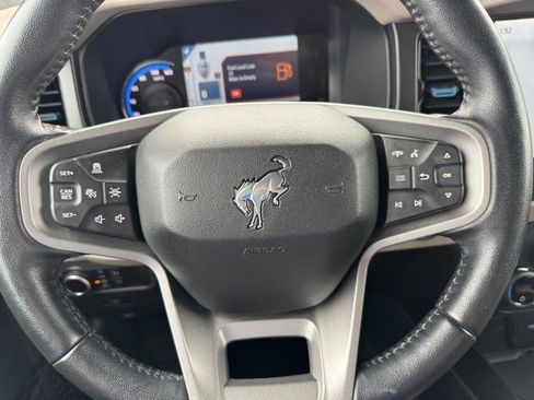 Used 2023 Ford Bronco Wildtrak image 19