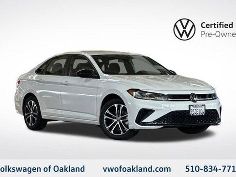 Certified 2025 Volkswagen Jetta Sport image 1