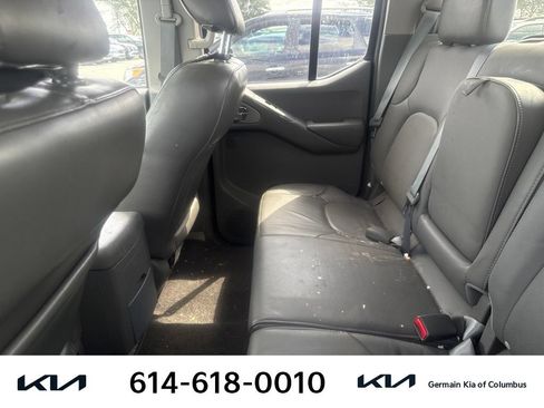 Used 2012 Nissan Frontier SL w/ Moonroof Pkg AWD/4WD image 10