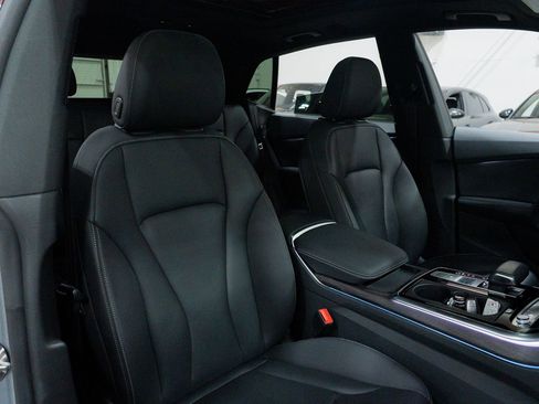 Used 2019 Audi Q8 Prestige w/ Towing Package image 29