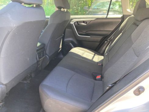 Used 2022 Toyota RAV4 XLE image 29