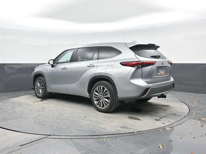 Used 2022 Toyota Highlander Platinum