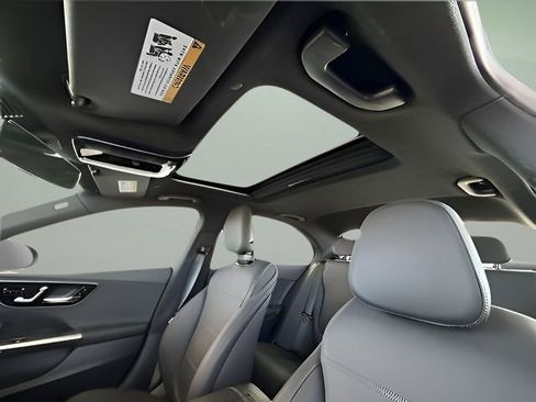 Used 2025 Mercedes-Benz C 300 Sedan image 27
