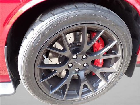 Used 2016 Dodge Challenger SRT Hellcat RWD image 6