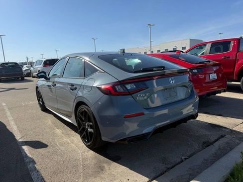 Used 2024 Honda Civic Sport image 4
