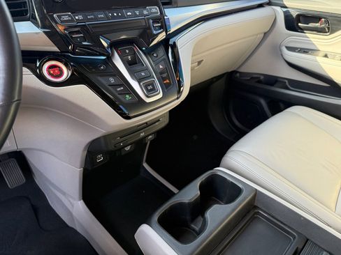 Used 2023 Honda Odyssey Touring image 13