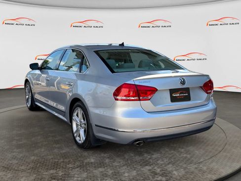 Used 2015 Volkswagen Passat TDI SEL Premium FWD image 8