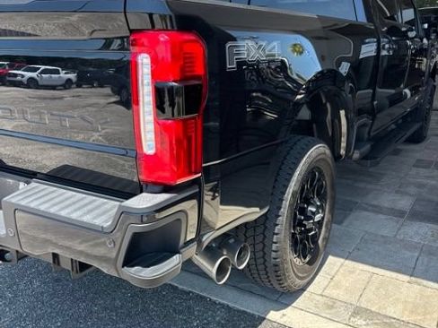 Used 2023 Ford F250 XLT w/ Black Appearance Package AWD/4WD image 10