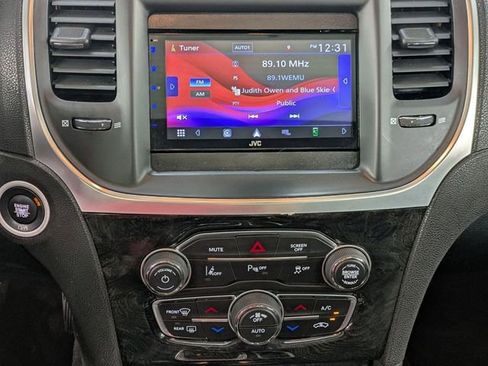 Used 2017 Chrysler 300 C w/ Safetytec Plus Group AWD/4WD image 24