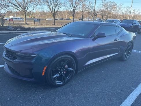 Used 2021 Chevrolet Camaro LT w/ Technology Package image 2