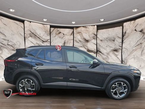 Used 2024 Chevrolet Trax LT FWD image 5