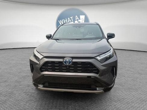 Used 2023 Toyota RAV4 XSE AWD/4WD image 9