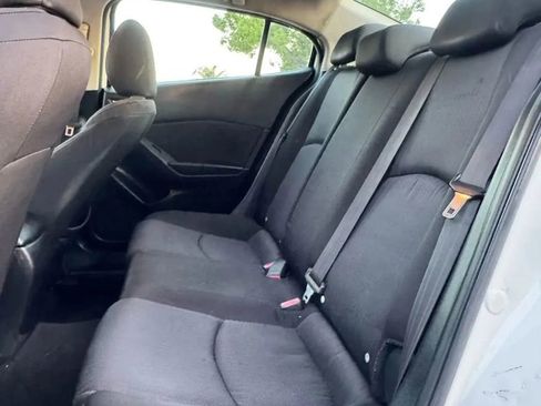 Used 2015 MAZDA MAZDA3 i Sport image 10