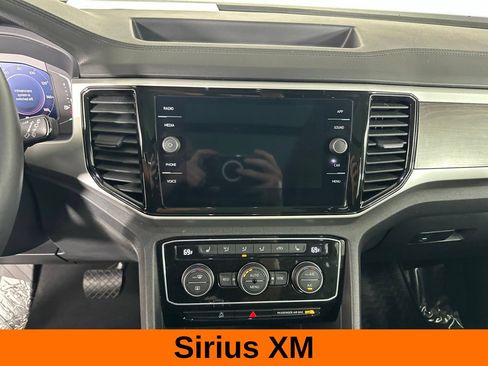 Used 2023 Volkswagen Atlas SE w/ Panoramic Sunroof Package FWD image 17