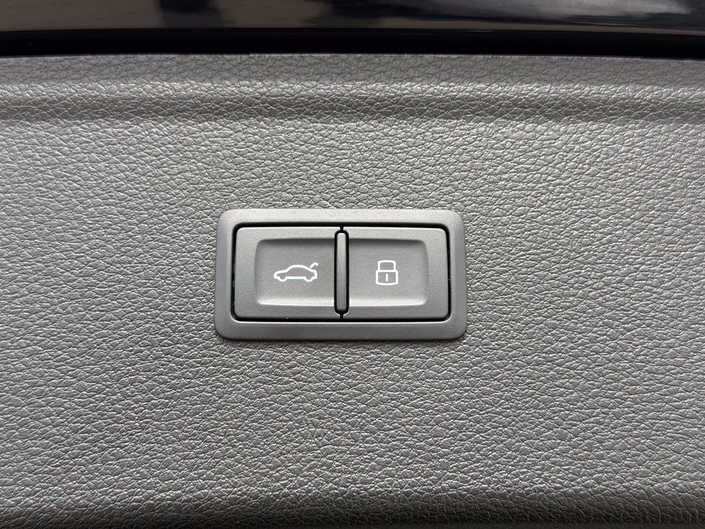 Used 2024 Audi Q5 2.0T Premium w/ Convenience Package AWD/4WD image 40