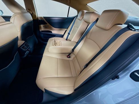 Certified 2025 Lexus ES 350 w/ Premium Package FWD image 26