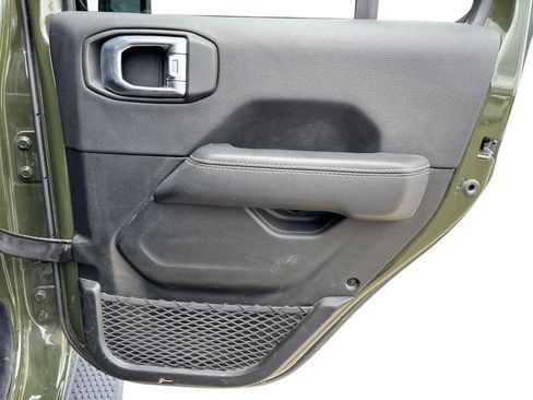 Used 2021 Jeep Wrangler Unlimited Sahara w/ Uconnect 4C Nav & Sound Group AWD/4WD image 22