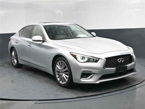Used 2018 INFINITI Q50 Luxe w/ Essential Package (3.0T Luxe) image 19
