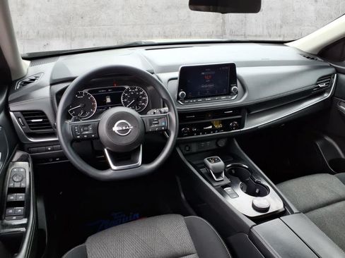Used 2024 Nissan Rogue SV AWD/4WD image 5