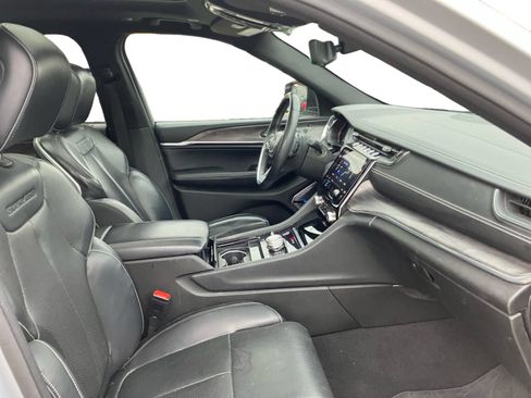 Used 2021 Jeep Grand Cherokee L Overland w/ Luxury Tech Group IV AWD/4WD image 7