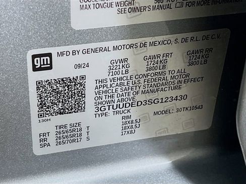 Used 2025 GMC Sierra 1500 SLT image 30