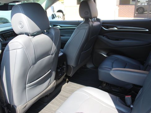 Used 2018 Buick Enclave Essence FWD image 26