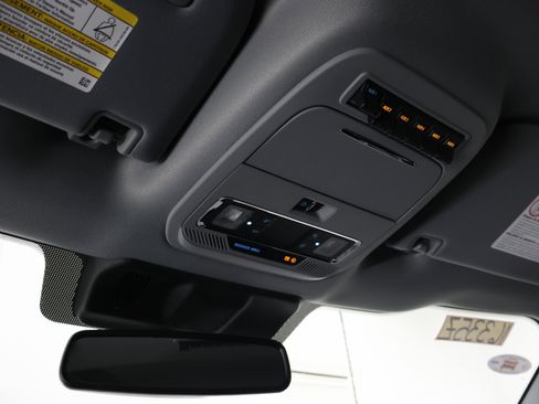 Used 2023 Ford F350 Lariat w/ Chrome Package image 10