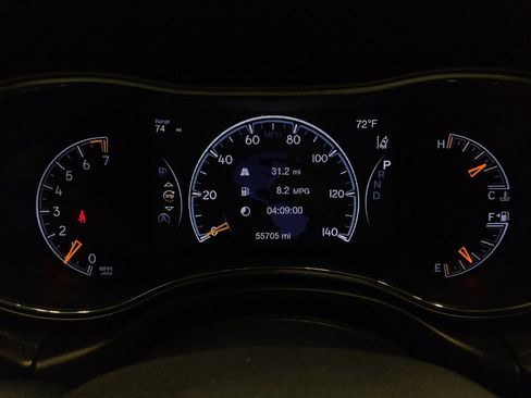 Used 2021 Jeep Grand Cherokee Laredo AWD/4WD image 23