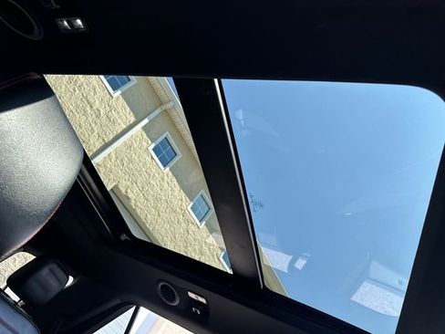 Used 2022 Ford Explorer ST-Line w/ Class IV Trailer Tow Package image 17