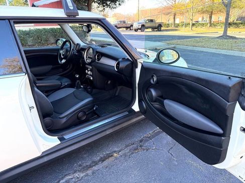 Used 2010 MINI Cooper Hardtop FWD image 13