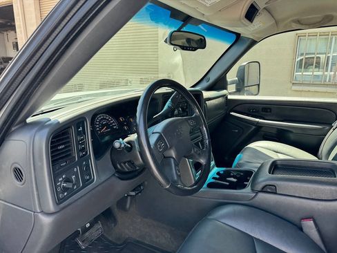 Used 2006 Chevrolet Silverado 3500 LT w/ Heavy-Duty Power Package AWD/4WD image 24