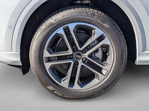 New 2025 Audi Q5 Premium image 9