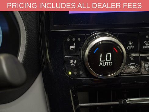 Certified 2024 Toyota Highlander Limited AWD/4WD image 17