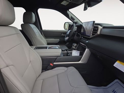 New 2026 Toyota Tundra Limited AWD/4WD image 15