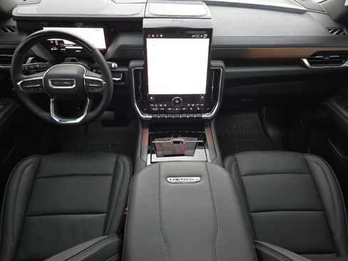 Used 2025 GMC Yukon XL Denali w/ Denali Reserve Package AWD/4WD image 14