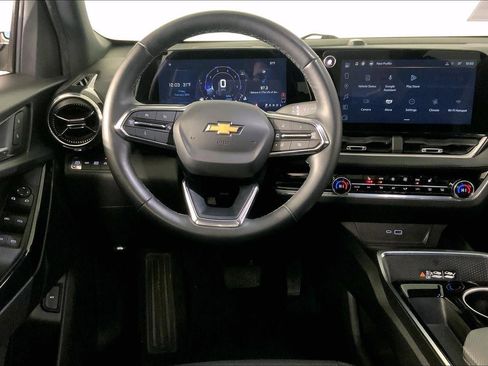 Used 2025 Chevrolet Equinox LT w/ Convenience Package II image 5