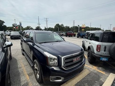 Used 2020 GMC Yukon XL SLT w/ Open Road Package AWD/4WD image 2