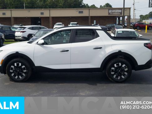 Certified 2025 Hyundai Santa Cruz SEL image 9