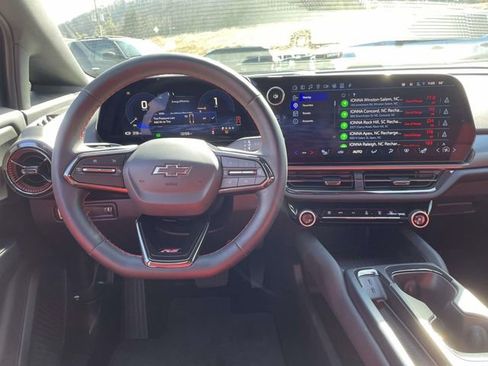 Used 2024 Chevrolet Equinox EV RS image 12