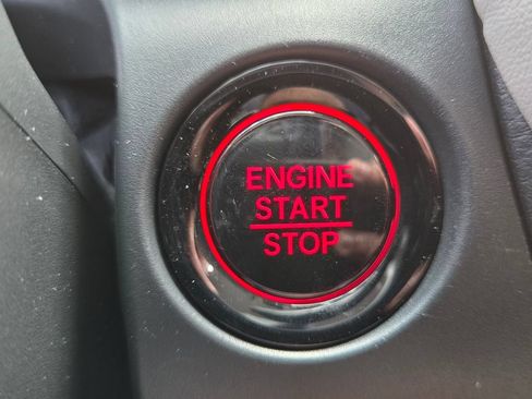 Certified 2024 Honda HR-V LX image 31