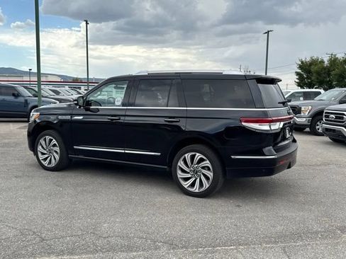 Used 2023 Lincoln Navigator Reserve w/ Equipment Group 201A AWD/4WD image 9