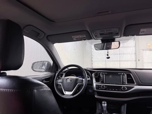 Used 2018 Toyota Highlander XLE FWD image 26