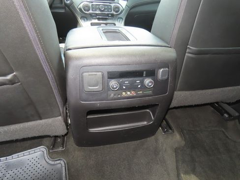 Used 2016 Chevrolet Suburban LT RWD image 22