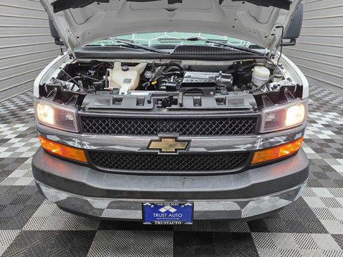 Used 2020 Chevrolet Express 3500 w/ Power Convenience Package RWD image 31