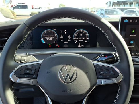 New 2026 Volkswagen Tiguan SE image 18