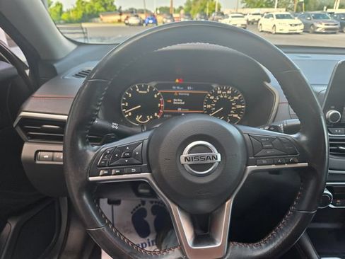 Used 2022 Nissan Altima 2.5 SR FWD image 16