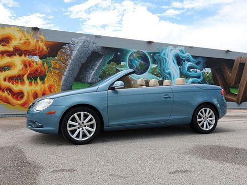 Used 2008 Volkswagen Eos 2.0T FWD image 24